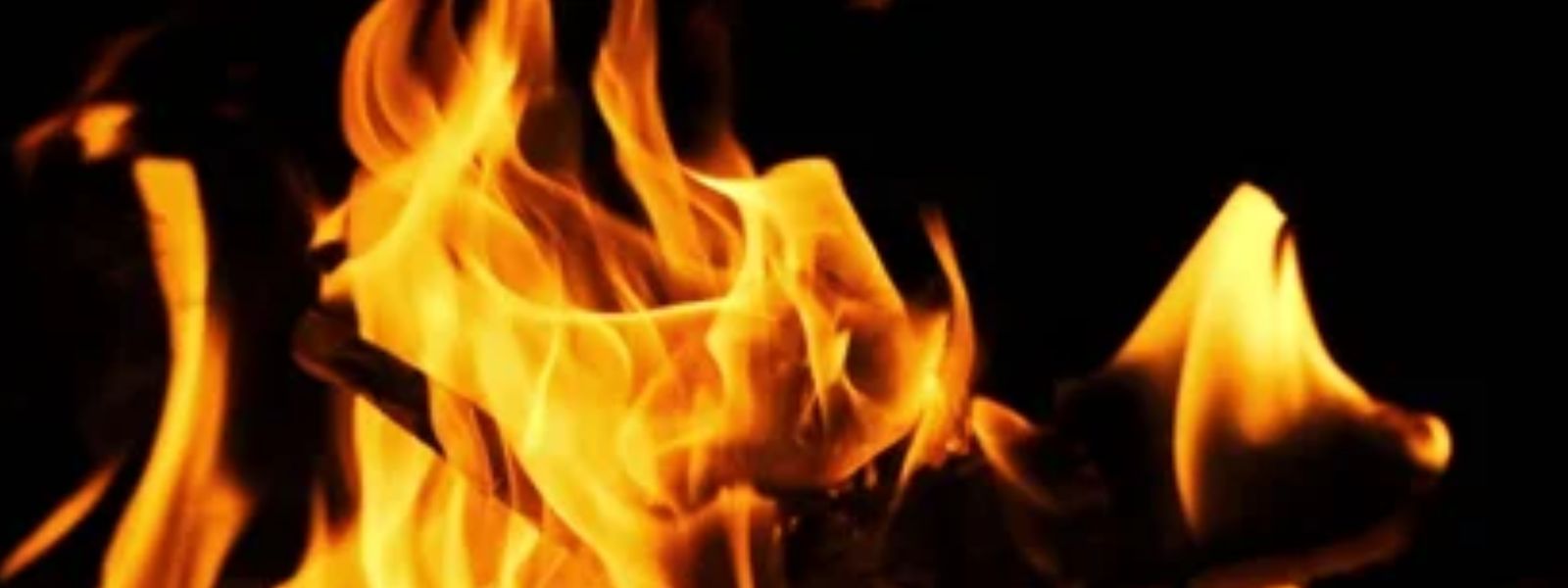 Fire Breaks Out at a Polythene Factory in Wattala